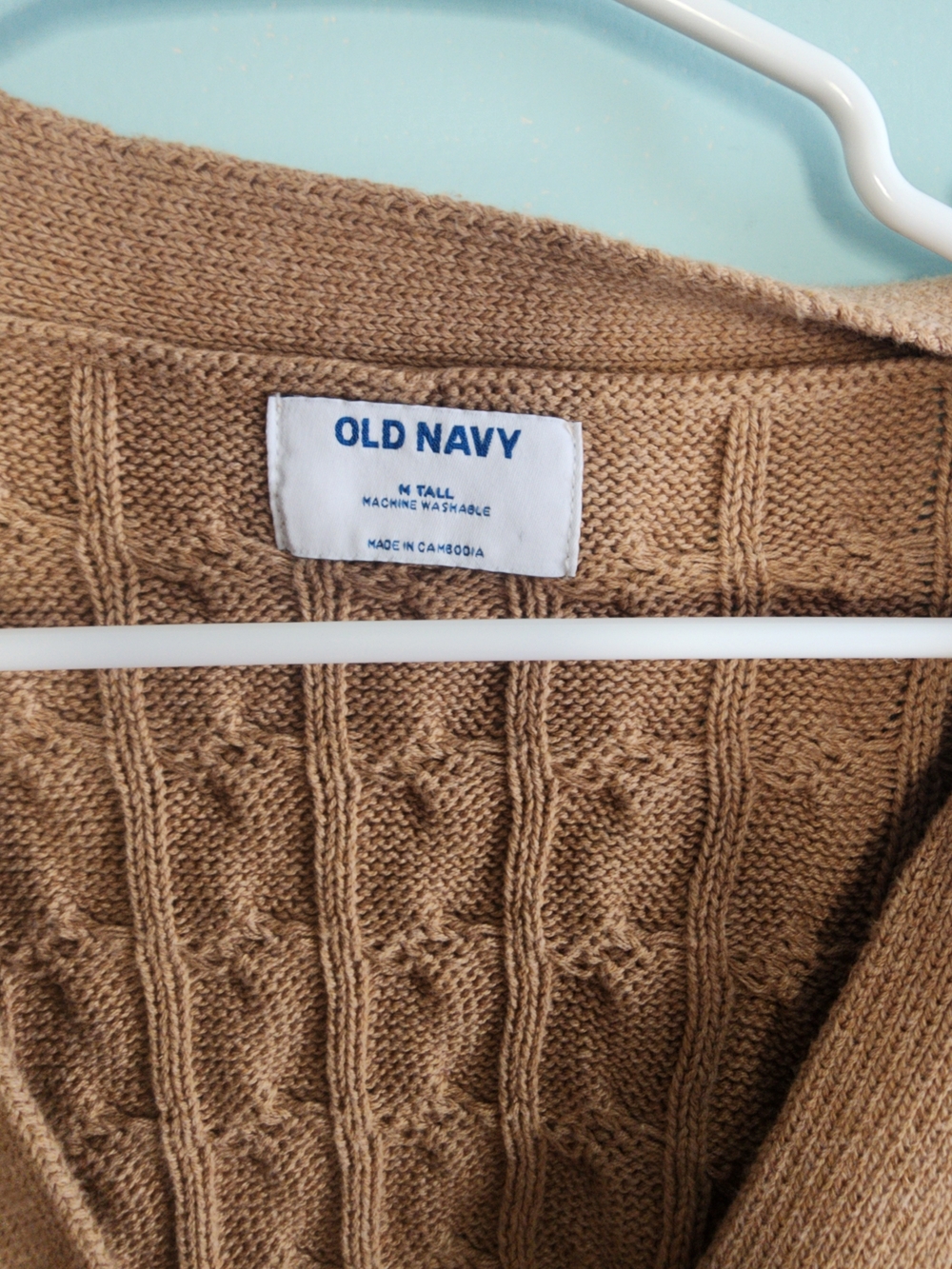 Old Navy Women's Cable Knit V-Neck Cardigan - Camel M TALL - Picture 3 of 3